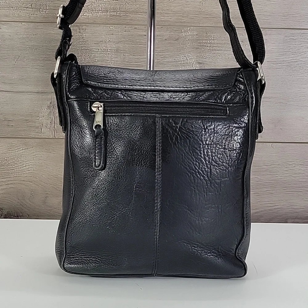 Latico Black Leather Flat Front Crossbody Messenger Bag